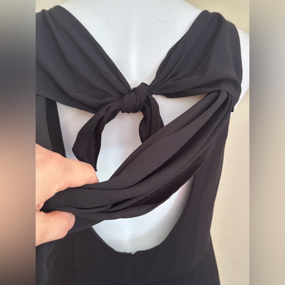 VERA WANG WHITE Black Maxi Scoop Neck Gown Dress Cut Out Bow Draped Back Sz 14 - Picture 11 of 16
